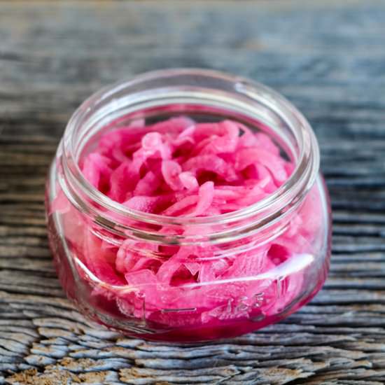 Homemade Pickled Red Onions