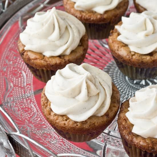 Cinnamon Roll Blondie Bites