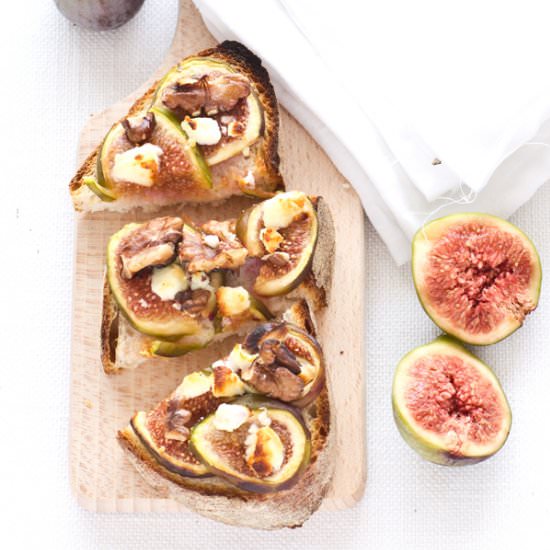 Bread with Figs, Goat Cheese