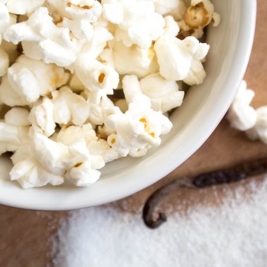 Kettle Corn {Healthy, Fast, Easy}
