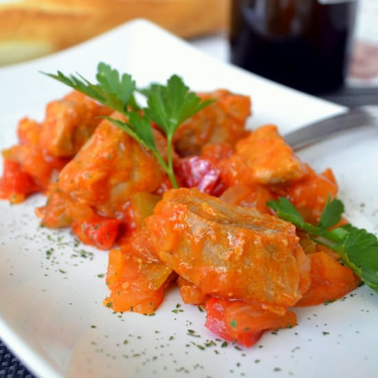 Tuna in tomato sauce