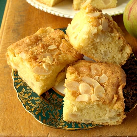Almond Apple Traybake