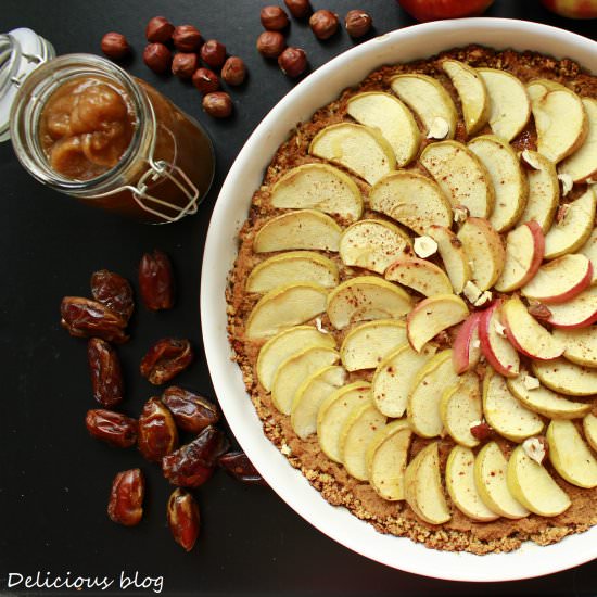 Apple-hazelnut tart