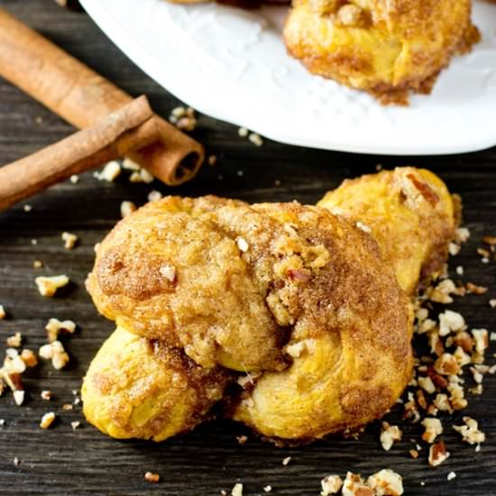 Cinnamon Crunch Pumpkin Knots