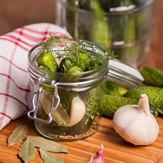 Quick & Easy Refrigerator Pickles