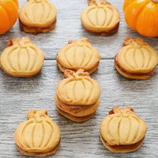 Pumpkin Spice Shortbread Cookies