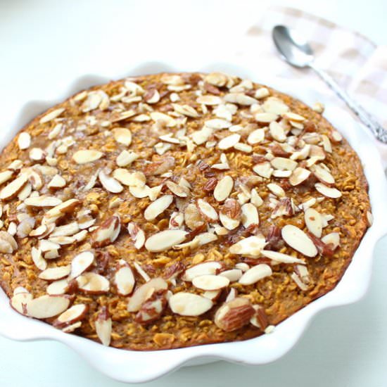 Pumpkin Baked Oatmeal with Almonds