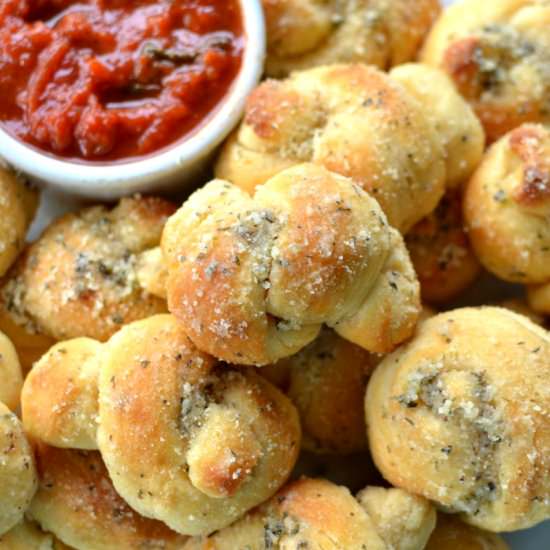 Easy Garlic Knots