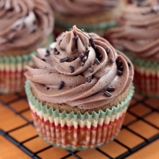 Pumpkin Cupcakes Nutella Frosting