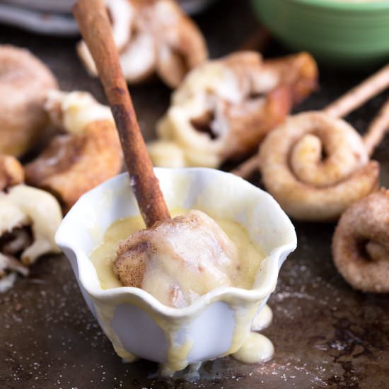 Cinnamon roll fondue