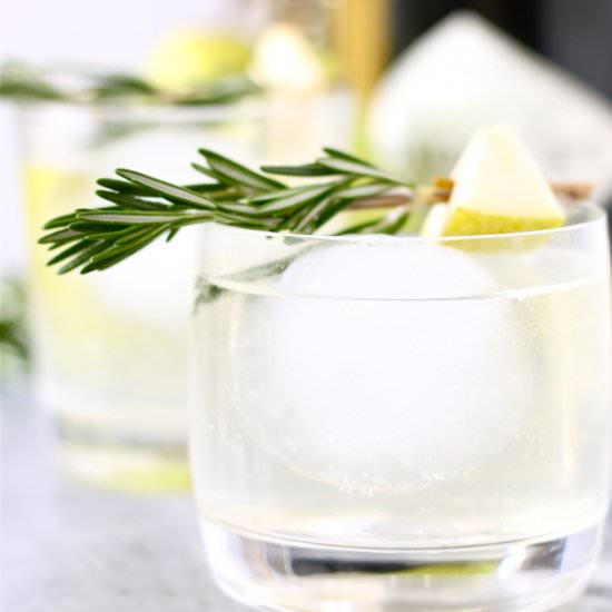 Pear gin cocktail