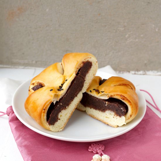 Red Bean Flower Bread