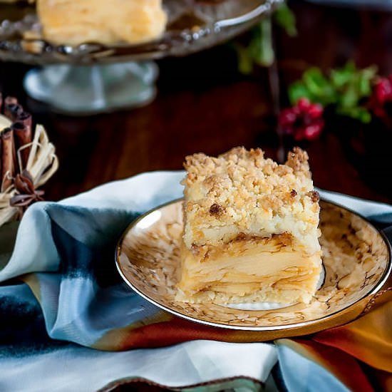 Apple Cake with Crumble