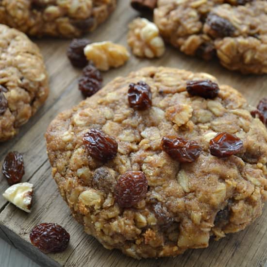 Chewiest Oatmeal Raisin Cookies