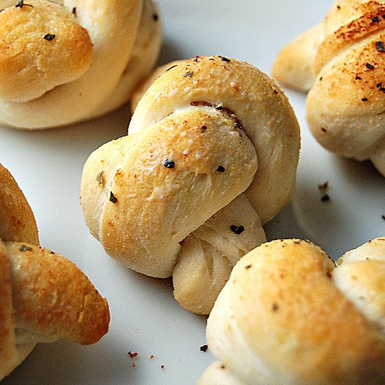 Garlic Basil Knots