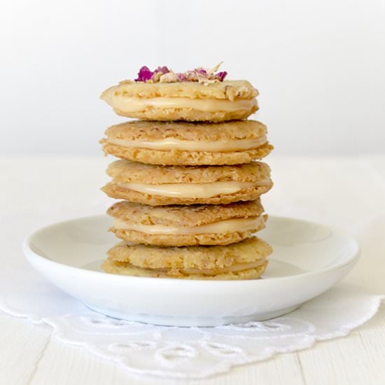 Rose cookies with rose cream