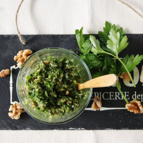 Parsley and walnut pesto