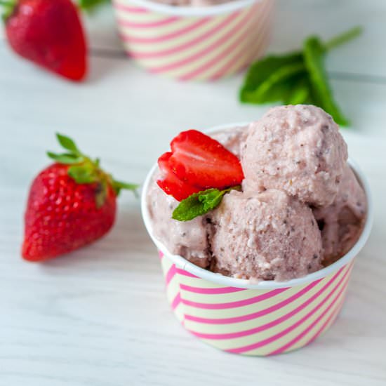 Vegan Strawberry Chia ice cream