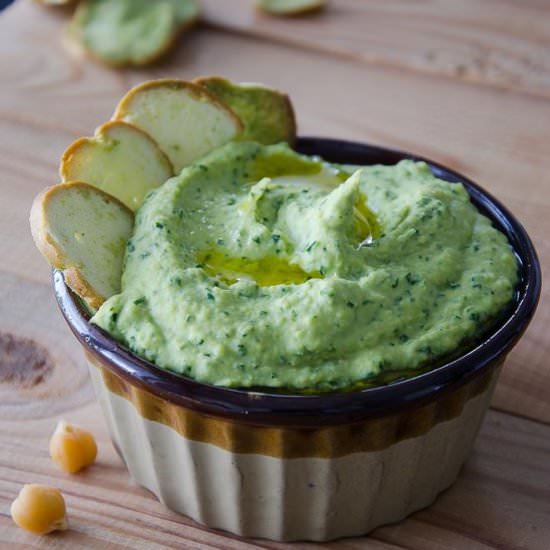 Kale and roasted garlic hummus