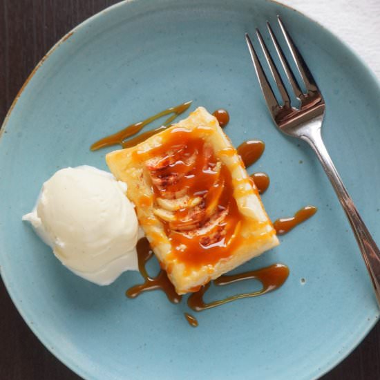 Apples Galettes with Salted Caramel