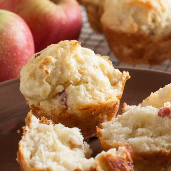 Apple Cheddar Muffins