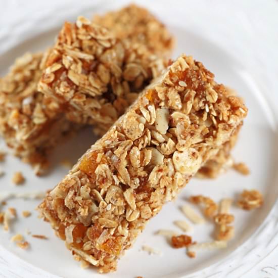 Apricot Almond Granola Bars