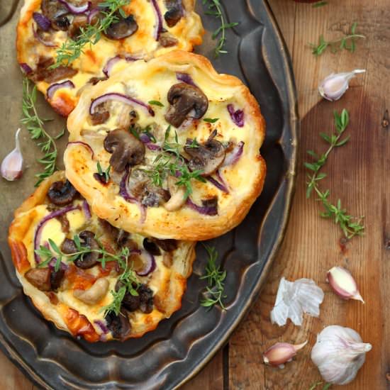 Mushroom puff pastry tartlets