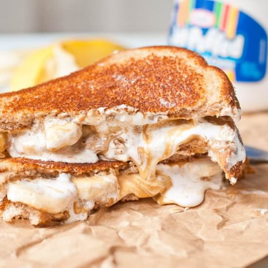 Grilled Banana Fluffernutters