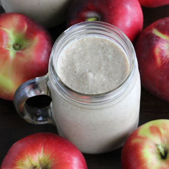 Apple Pie Oatmeal Smoothie