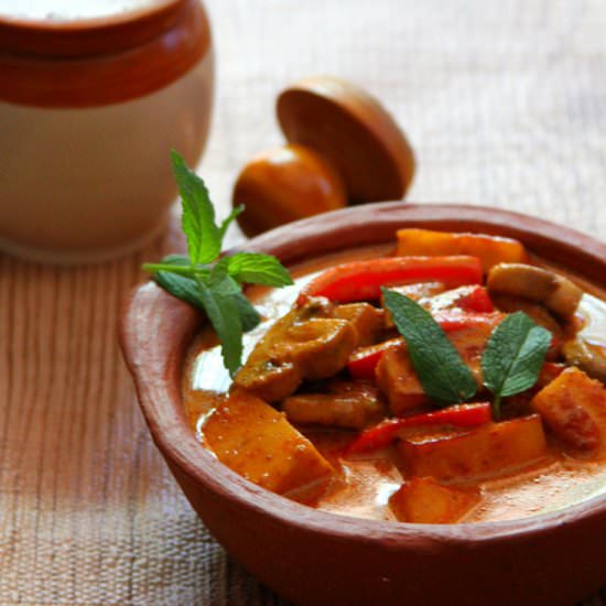 Veggie Medley Thai Massaman Curry