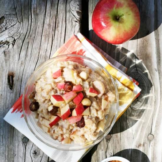Slow Cooker Apple Oatmeal