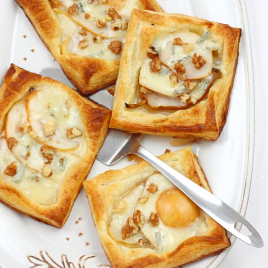 Pears Gorgonzola Puff Pastry