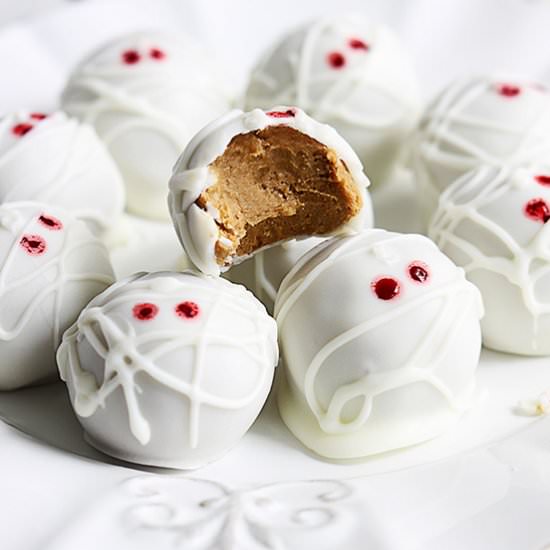 PUMPKIN CHEESECAKE TRUFFLE MUMMIES
