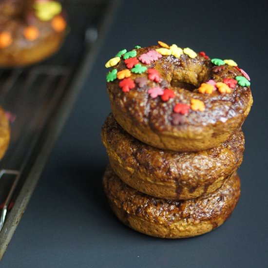 Vegan Pumpkin Spice Baked Donuts