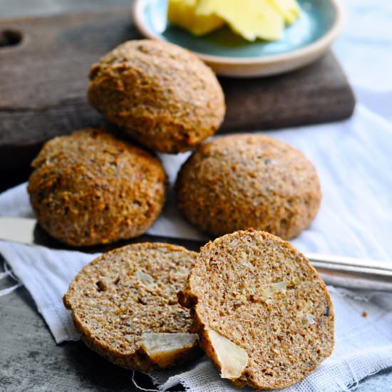 Low Carb Bread Rolls with Hazelnut