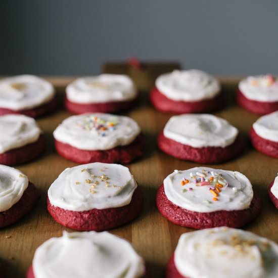 Frosted red velvet cakies