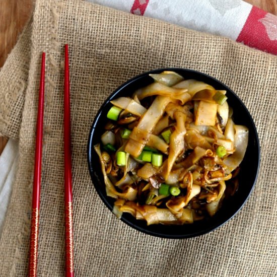 One-Pan Soy Sauce, Mushroom Noodles