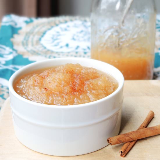 Homemade Cinnamon-Spiced Applesauce