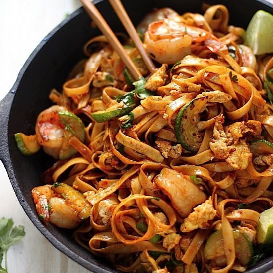 Srircha Shrimp and Zucchini Lo Mein