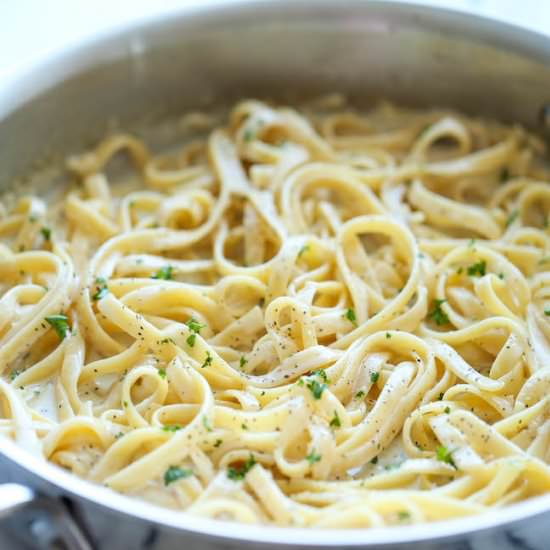 One Pot Garlic Parmesan Pasta