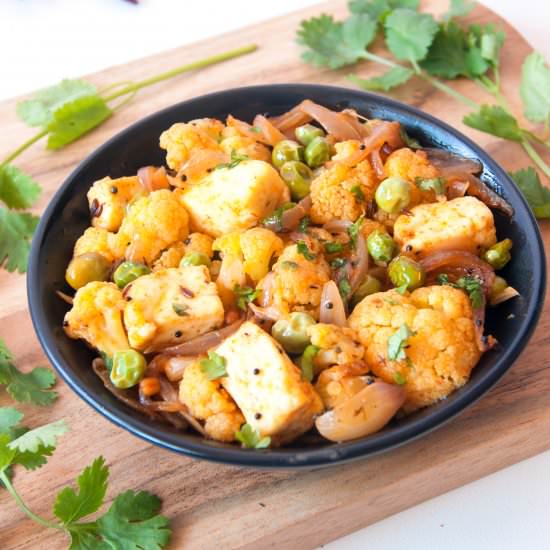 Cauliflower and Green Peas Stir Fry