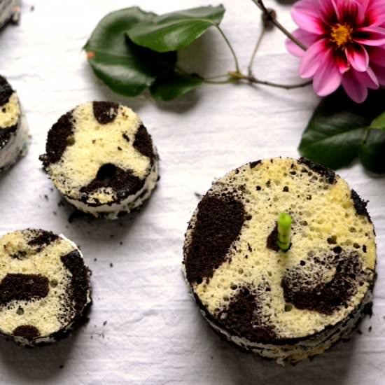 Giraffe Print Cakes