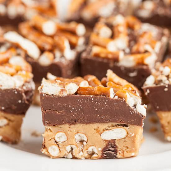 Peanut Butter Chocolate Pretzel Bar