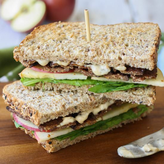 Tempeh, Apple & Arugula Sandwich