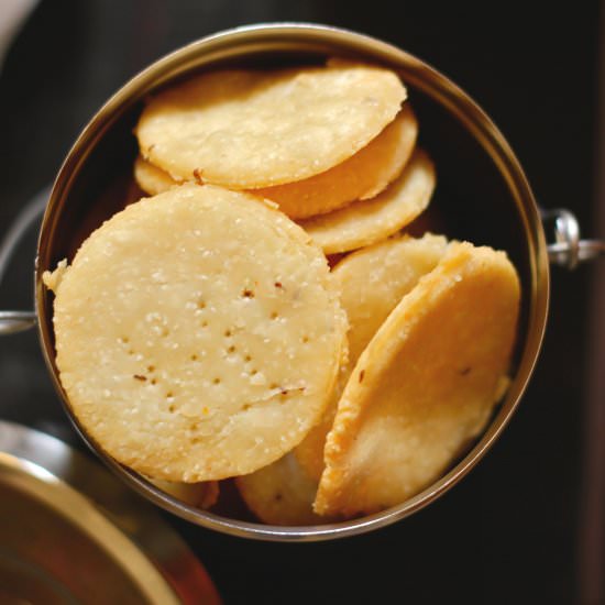 Homemade Papadi (Savoury Crackers)