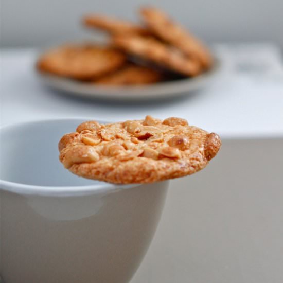 Crispy Flourless Peanut Cookies