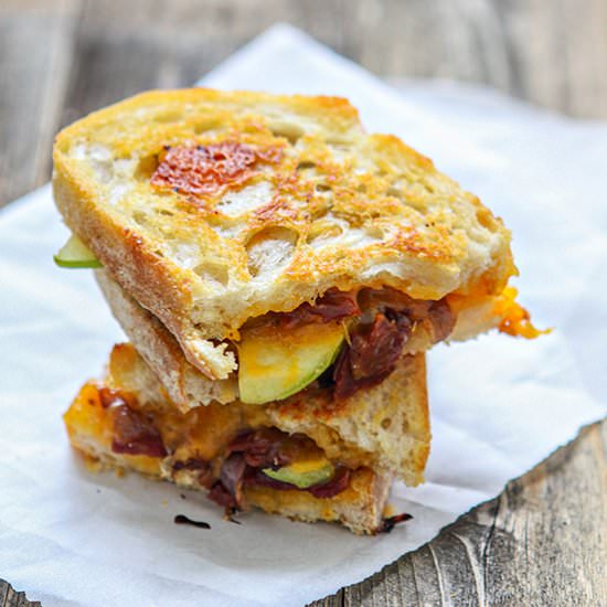 Bacon Apple Cheddar Grilled Cheese