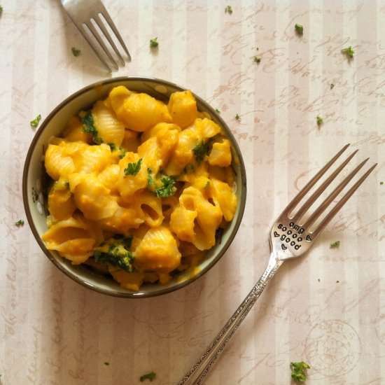 Pumpkin Kale Mac and Cheese