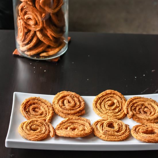 Spicy Curry leaves Murukku