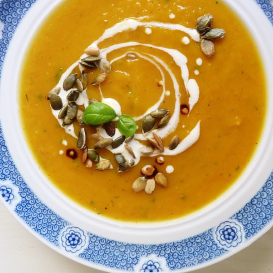 Spicy vegetarian pumpkin soup